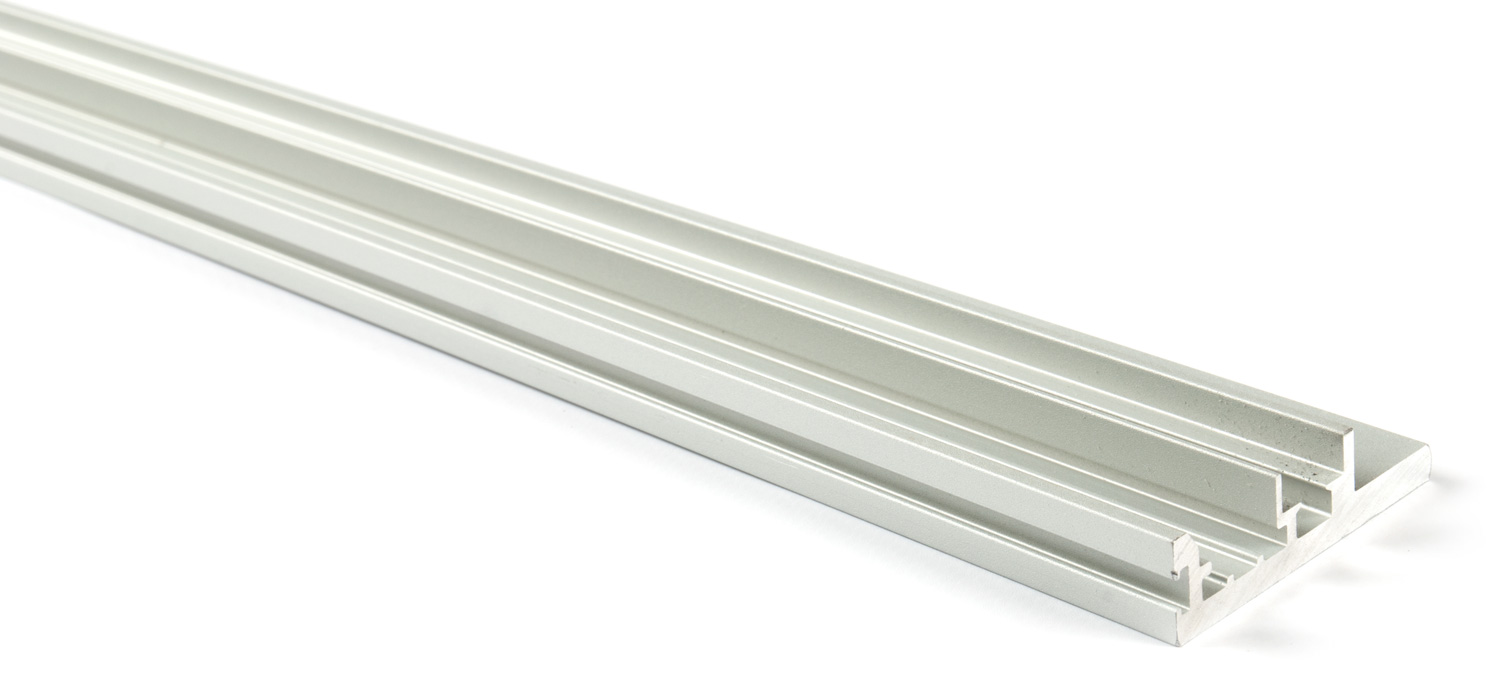 Вертикальный профиль-ручка для Glow (6м) серебро